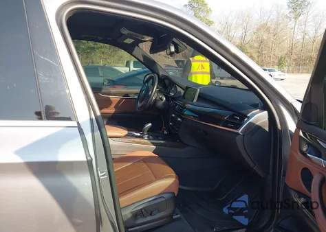 2018 BMW X5 xDrive35I z USA, uszkodzony, nr VIN 5UXKR0C54JL070833